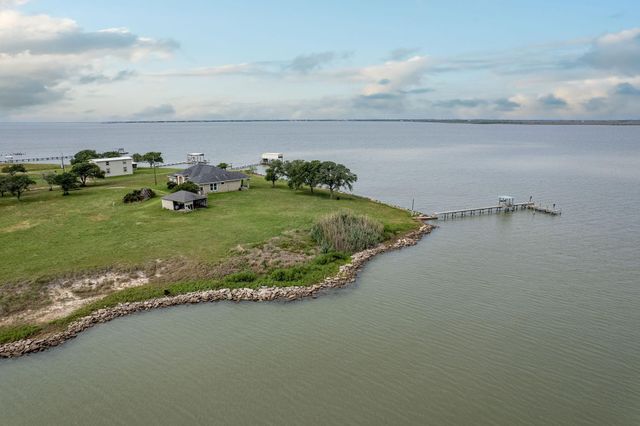 842 County Road 478, Palacios, TX 77465
