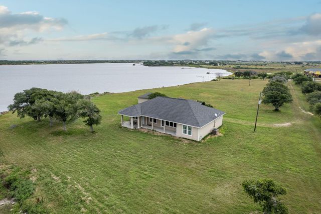 842 County Road 478, Palacios, TX 77465
