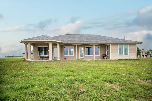 842 County Road 478, Palacios, TX 77465