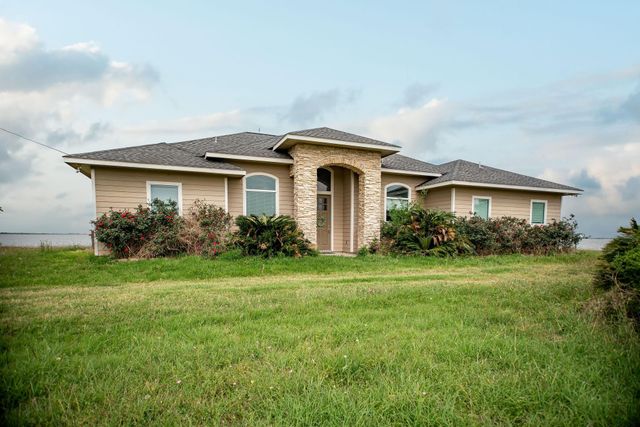 842 County Road 478, Palacios, TX 77465