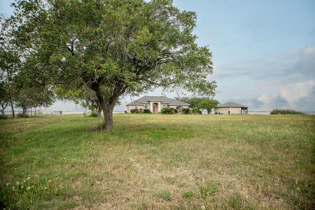 842 County Road 478, Palacios, TX 77465