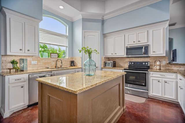 842 County Road 478, Palacios, TX 77465