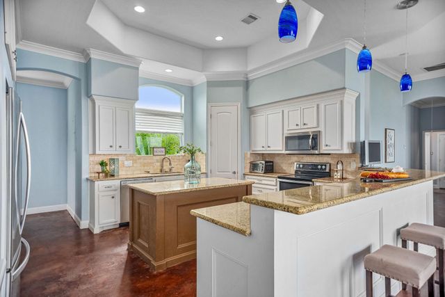 842 County Road 478, Palacios, TX 77465