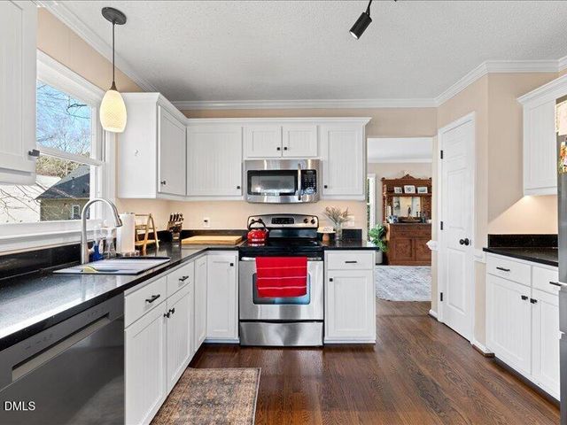 8625 Vanburgh Court, Raleigh, NC 27615