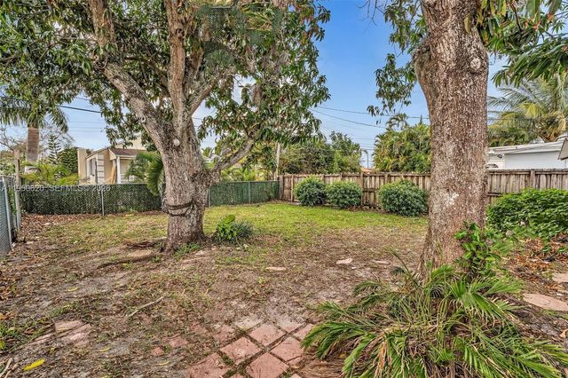 930 N 16th Ave 2, Hollywood, FL 33020