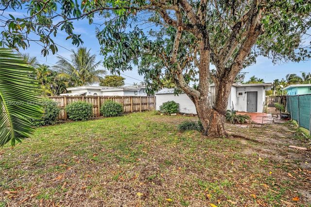 930 N 16th Ave 2, Hollywood, FL 33020