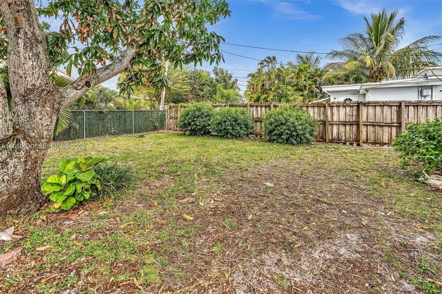 930 N 16th Ave 2, Hollywood, FL 33020