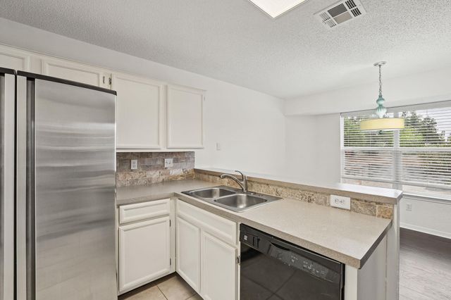 503 Dover LN, Round Rock, TX 78664