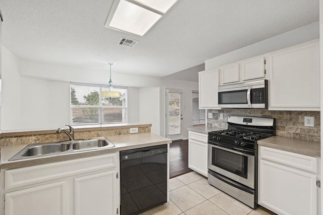 503 Dover LN, Round Rock, TX 78664