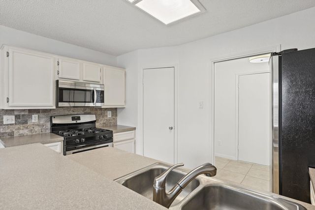 503 Dover LN, Round Rock, TX 78664