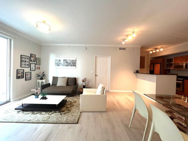 806 E Windward Way 216, Lantana, FL 33462