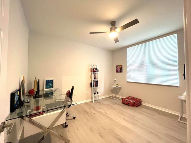 806 E Windward Way 216, Lantana, FL 33462