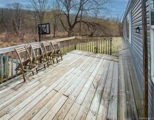 9 Lily Court, Highland Mills, NY 10930