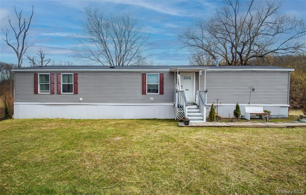 9 Lily Court, Highland Mills, NY 10930