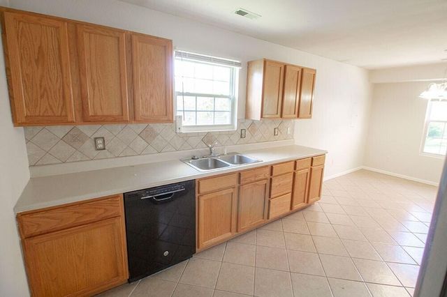 1603 E SMILEY LN, Columbia, MO 65202