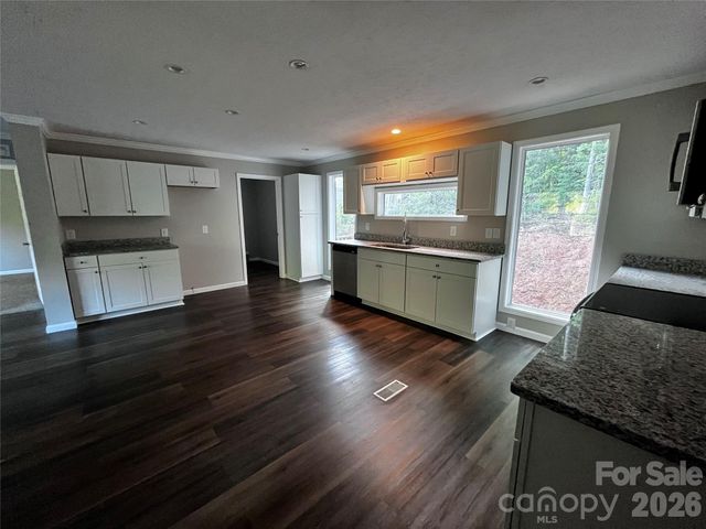 3153 Bear Trail Drive, Lenoir, NC 28645