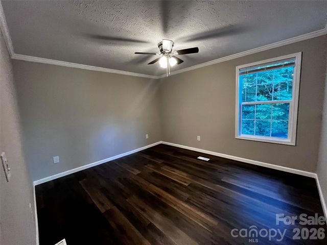 3153 Bear Trail Drive, Lenoir, NC 28645