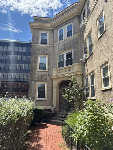 22 Centre St 3, Cambridge, MA 02139