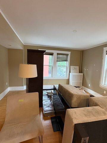 22 Centre St 3, Cambridge, MA 02139