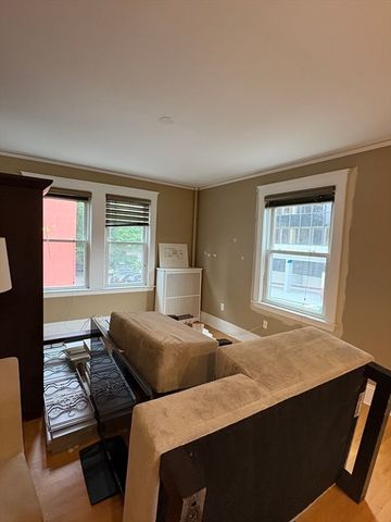 22 Centre St 3, Cambridge, MA 02139