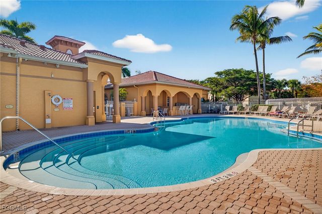 15585 Ocean Walk CIR 215, Fort Myers, FL 33908