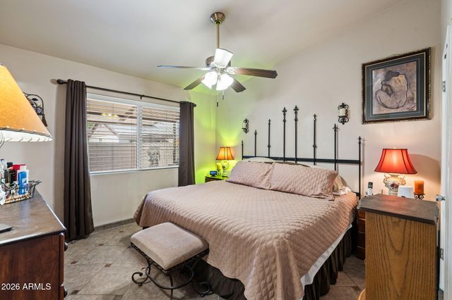 421 E BEHREND Drive E, Phoenix, AZ 85024
