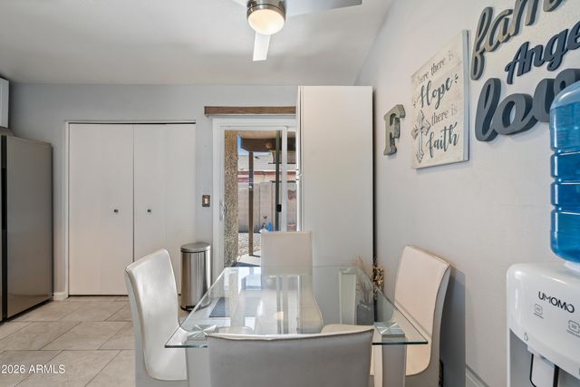 421 E BEHREND Drive E, Phoenix, AZ 85024