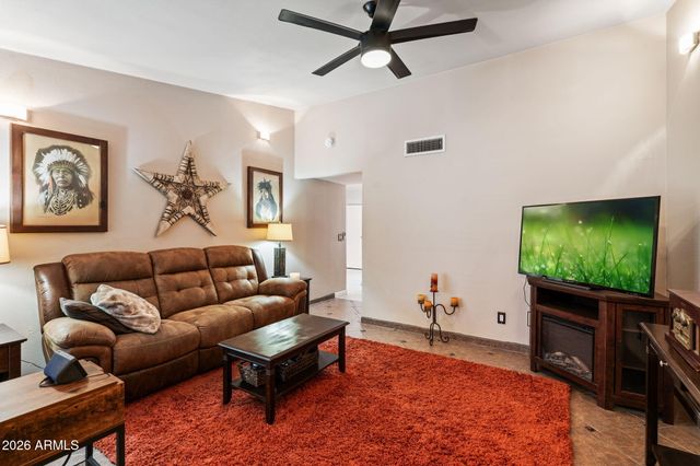 421 E BEHREND Drive E, Phoenix, AZ 85024