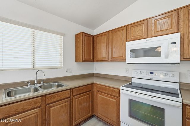 31724 N CHEYENNE Drive, San Tan Valley, AZ 85143