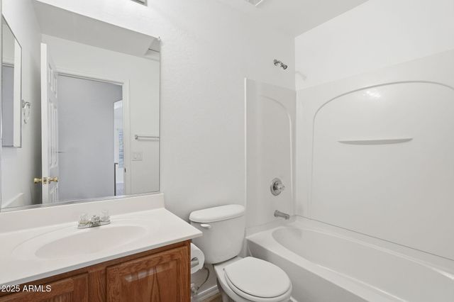 31724 N CHEYENNE Drive, San Tan Valley, AZ 85143