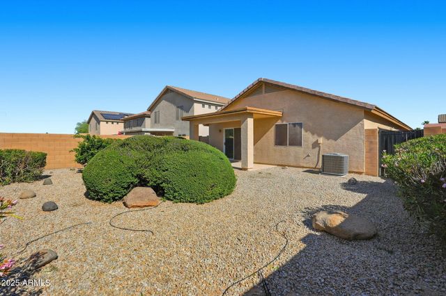 31724 N CHEYENNE Drive, San Tan Valley, AZ 85143