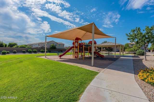 31724 N CHEYENNE Drive, San Tan Valley, AZ 85143