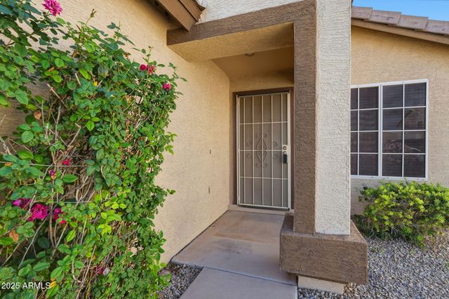 31724 N CHEYENNE Drive, San Tan Valley, AZ 85143