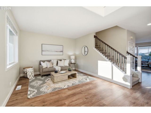 23832 Sw HERON LAKES Dr, Sherwood, OR 97140