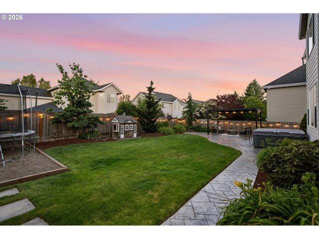 23832 Sw HERON LAKES Dr, Sherwood, OR 97140