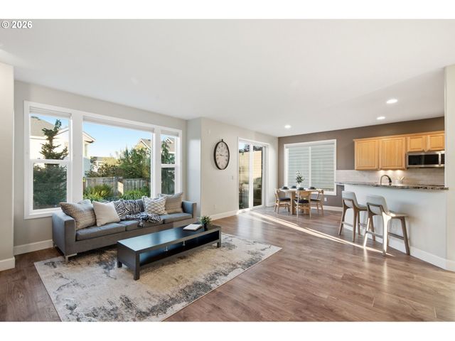 23832 Sw HERON LAKES Dr, Sherwood, OR 97140
