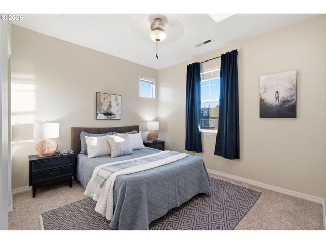 23832 Sw HERON LAKES Dr, Sherwood, OR 97140