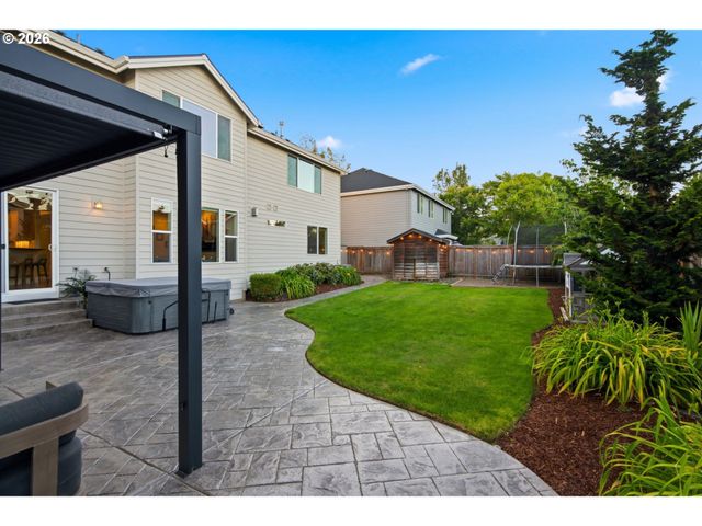 23832 Sw HERON LAKES Dr, Sherwood, OR 97140