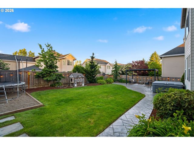23832 Sw HERON LAKES Dr, Sherwood, OR 97140