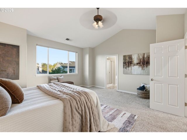 23832 Sw HERON LAKES Dr, Sherwood, OR 97140