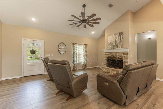 315 Ridge Ln, Kilgore, TX 75662