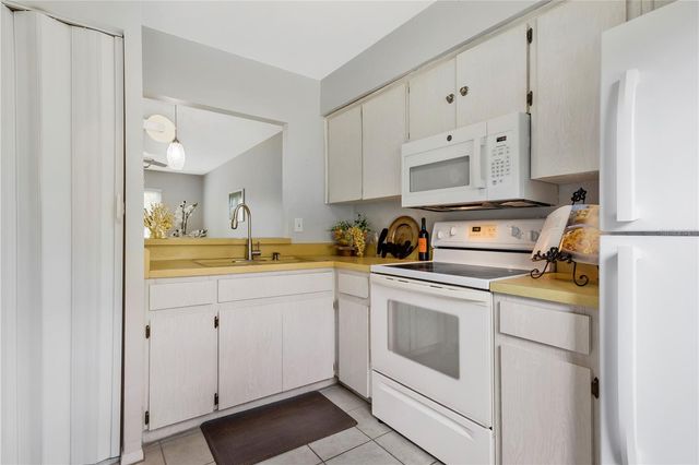 3156 HIGHLANDS BOULEVARD A, Palm Harbor, FL 34684