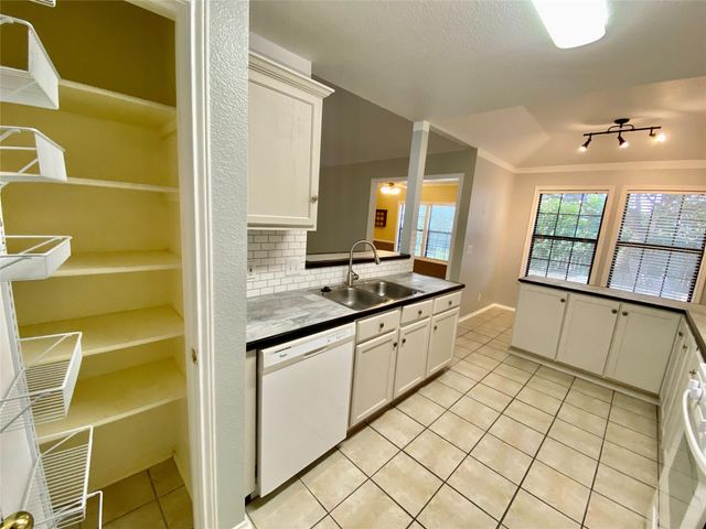 140 Llama LOOP, Kyle, TX 78640