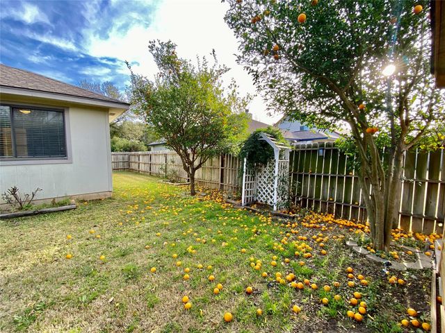 140 Llama LOOP, Kyle, TX 78640