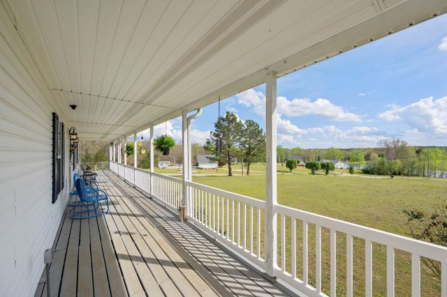55 Sunshine Cv, Scotts Hill, TN 38374