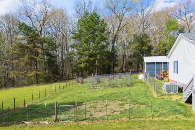 55 Sunshine Cv, Scotts Hill, TN 38374