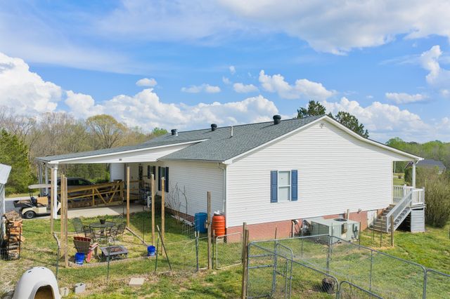 55 Sunshine Cv, Scotts Hill, TN 38374