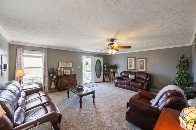 55 Sunshine Cv, Scotts Hill, TN 38374