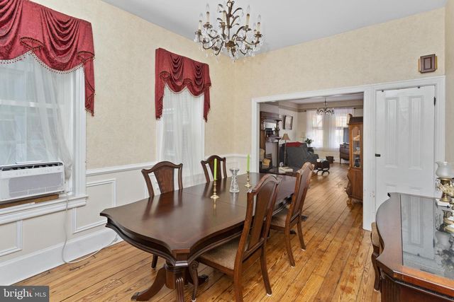 340 E UNION ST, Burlington, NJ 08016