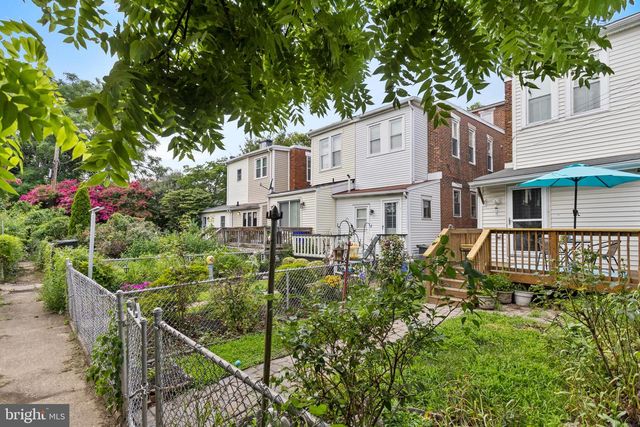 340 E UNION ST, Burlington, NJ 08016